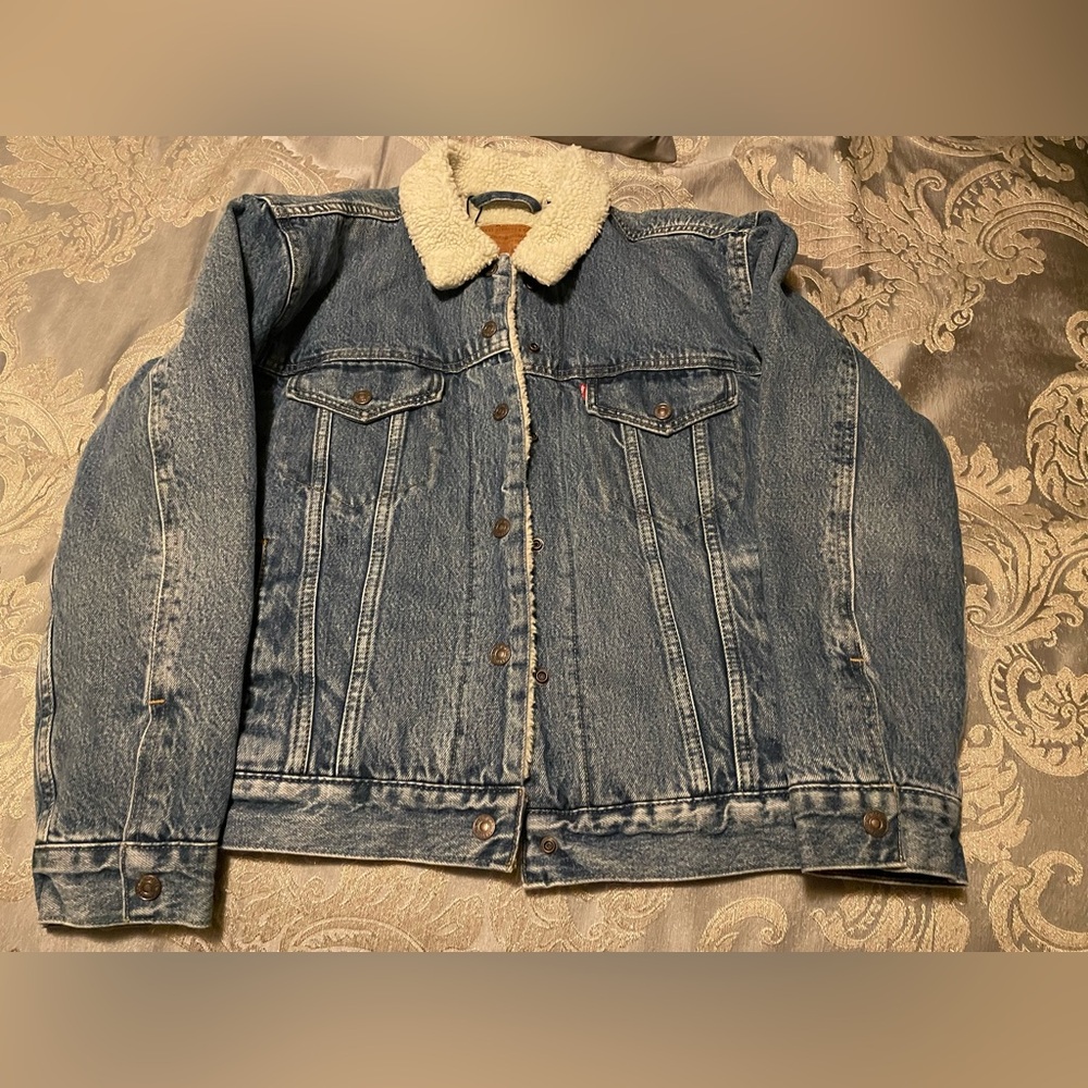 NEW Women Levi’s Ex-Boyfriend Sherpa Trucker Jacket